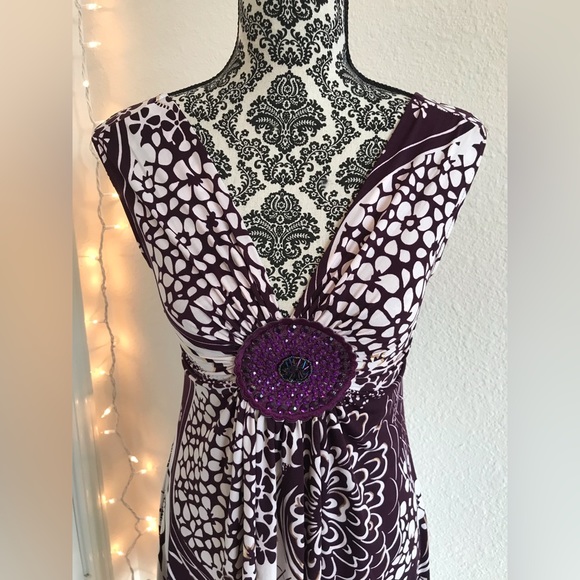 Janette Purple, White & Gold Asymmetrical Dress - Picture 9 of 16